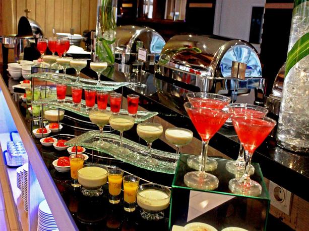 Imagen del bar/restaurante del Hotel Atria Gading Serpong - Chse Certified. Foto 2