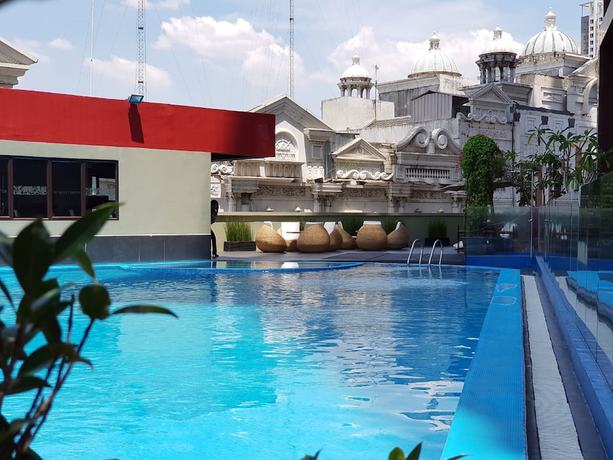 Imagen de la piscina del Hotel Atria Residences Gading Serpong. Foto 15