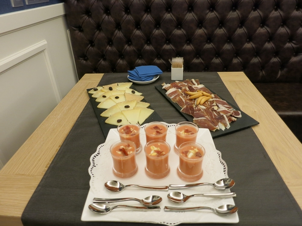 Imagen del bar/restaurante del Hotel Atrio, Valladolid. Foto 7