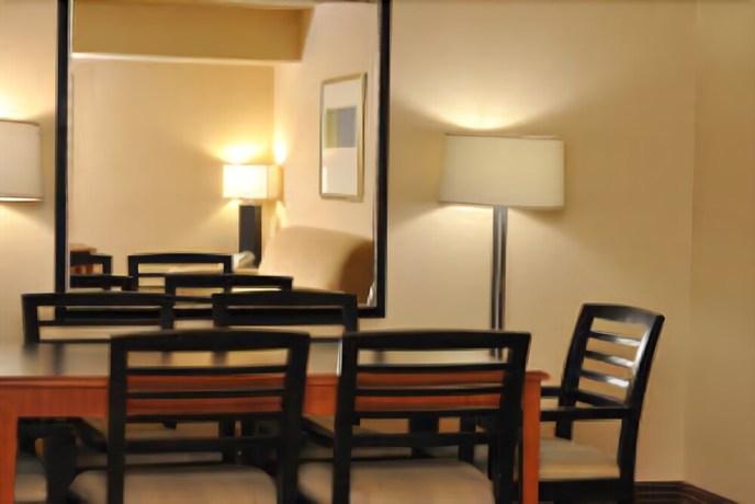 Imagen de la habitación del Hotel Atrium And Suites Dfw Airport South. Foto 8