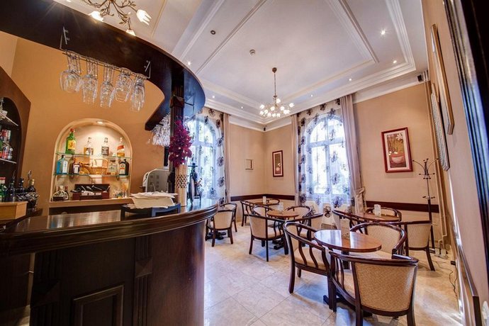 Imagen del bar/restaurante del Hotel Atrium Ateneu City Center. Foto 2