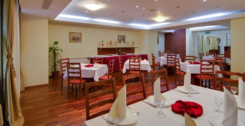 Imagen del bar/restaurante del Hotel Atrium Bucharest City Center. Foto 2