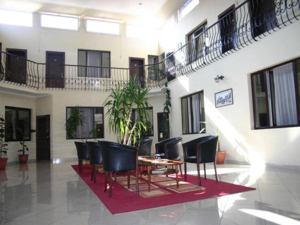 Imagen general del Hotel Atrium, Oradea. Foto 4