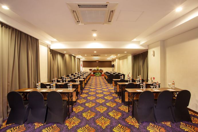 Imagen de los interiores del Hotel Atrium Premiere. Foto 19