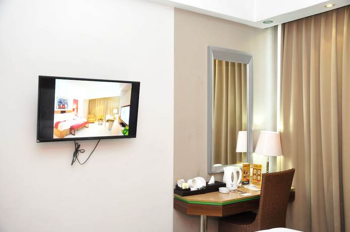 Imagen de la habitación del Hotel Atrium Premiere. Foto 13