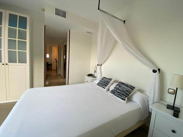 Imagen de la habitación del Hotel Atrium, Puerto Mazarr&oacute;n. Foto 6