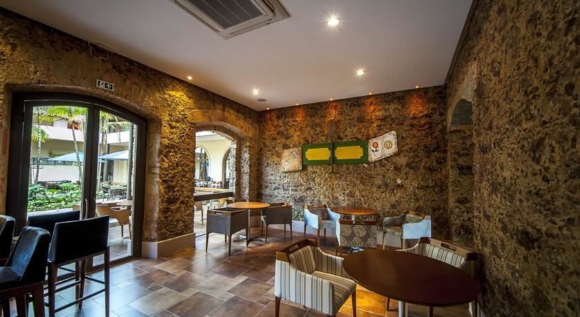 Imagen del bar/restaurante del Hotel Atrium Quinta De Pedras. Foto 9