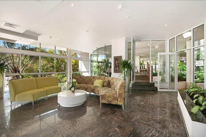 Imagen de los interiores del Hotel Atrium Resort, Biggera Waters. Foto 19