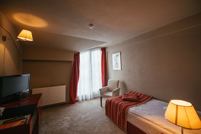 Imagen de la habitación del Hotel Atrium, T&acirc;rgu Secuiesc. Foto 8