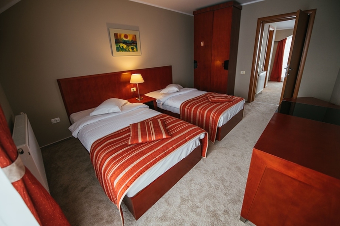 Imagen de la habitación del Hotel Atrium, T&acirc;rgu Secuiesc. Foto 11
