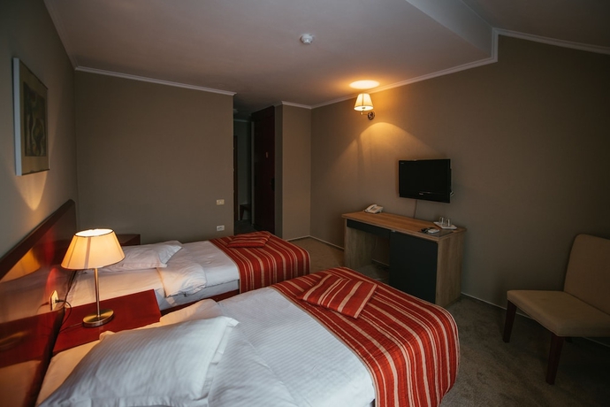 Imagen de la habitación del Hotel Atrium, T&acirc;rgu Secuiesc. Foto 15