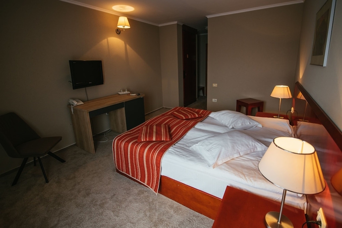 Imagen de la habitación del Hotel Atrium, T&acirc;rgu Secuiesc. Foto 16