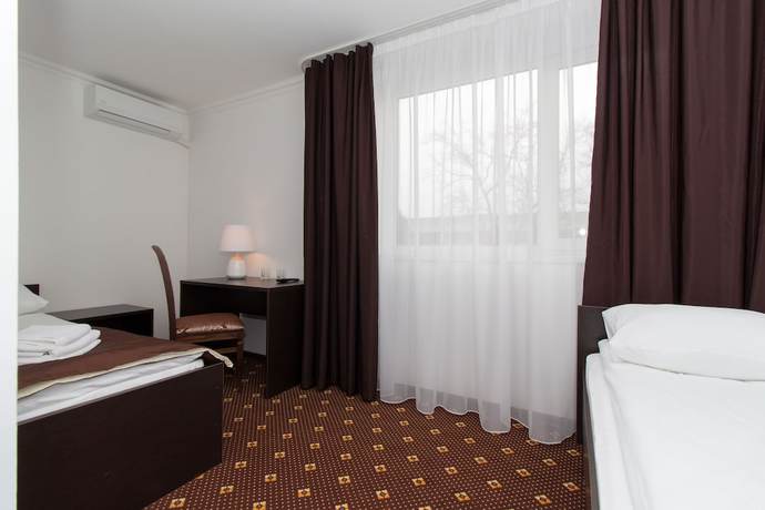Imagen de la habitación del Hotel Atriya. Foto 4