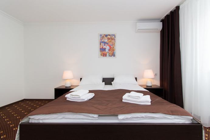 Imagen de la habitación del Hotel Atriya. Foto 15