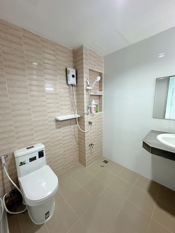 Imagen de la habitación del Hotel Atsamutsakorn. Foto 8