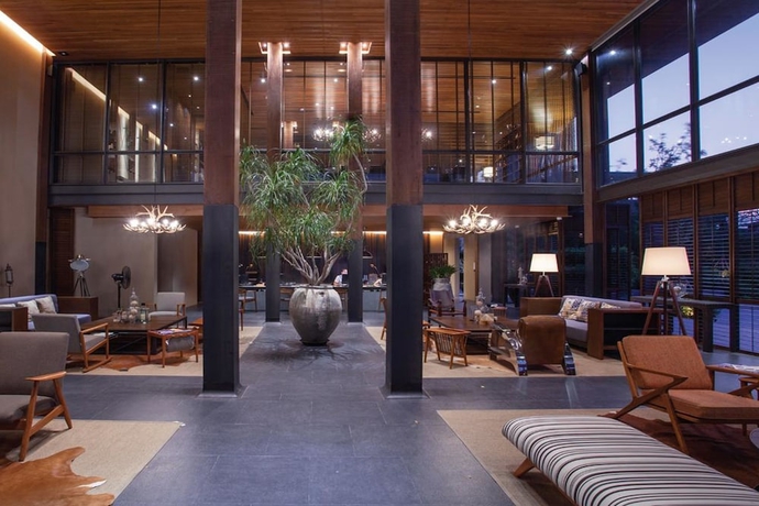 Imagen de los interiores del Hotel Atta Lakeside Resort Suite. Foto 17
