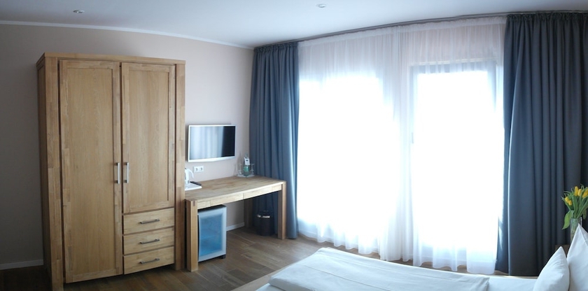 Imagen de la habitación del Hotel Attaché, Frankfurt. Foto 4