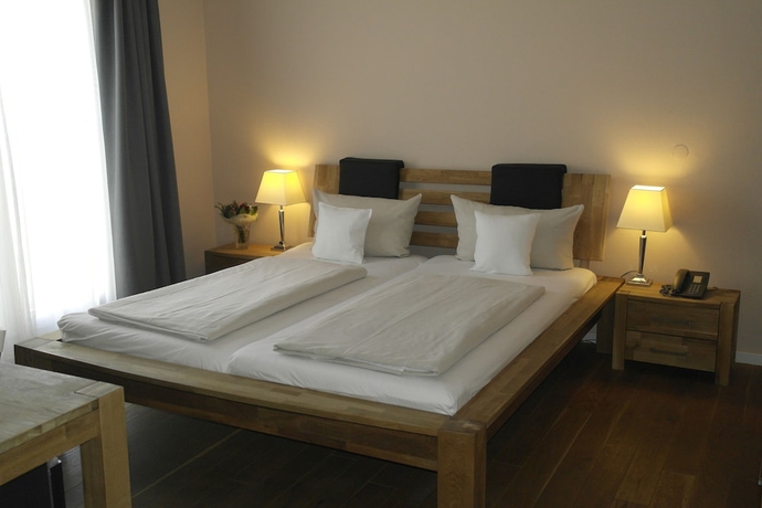 Imagen de la habitación del Hotel Attaché, Frankfurt. Foto 8