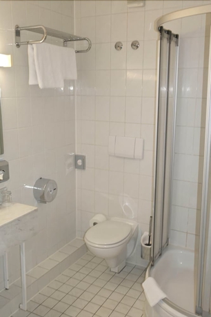 Imagen de la habitación del Hotel Attaché, Frankfurt. Foto 11