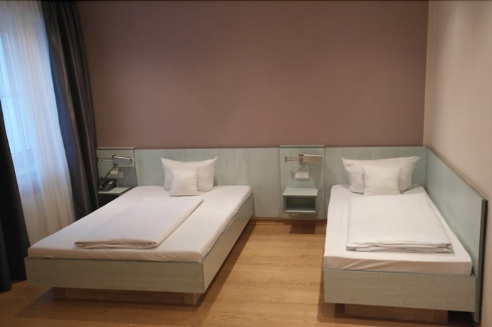 Imagen de la habitación del Hotel Attaché, Frankfurt. Foto 14