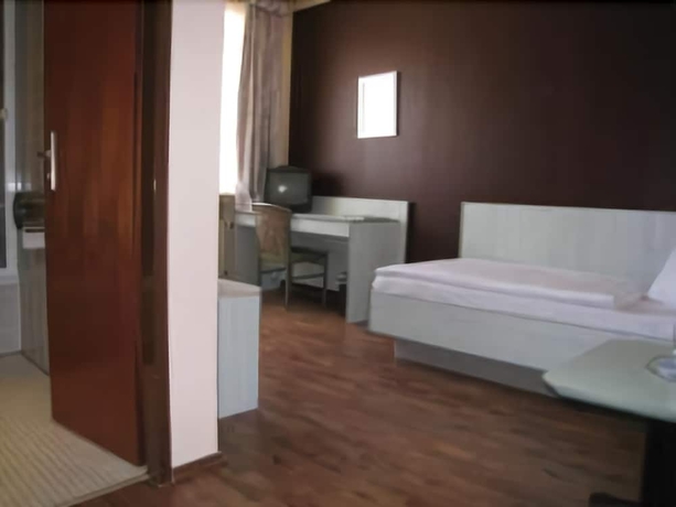 Imagen de la habitación del Hotel Attaché, Frankfurt. Foto 15