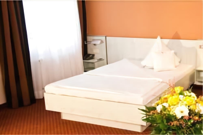 Imagen de la habitación del Hotel Attaché, Frankfurt. Foto 16