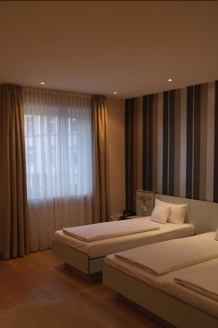 Imagen de la habitación del Hotel Attaché, Frankfurt. Foto 17