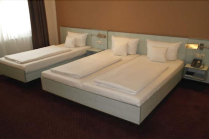 Imagen de la habitación del Hotel Attaché, Frankfurt. Foto 18