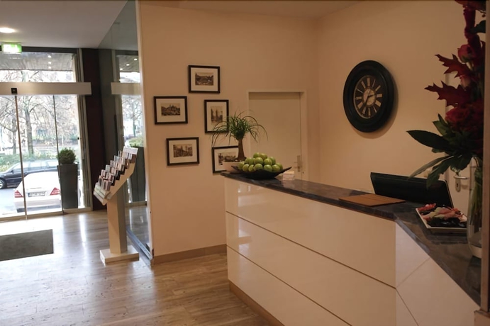 Imagen de los interiores del Hotel Attaché, Frankfurt. Foto 19