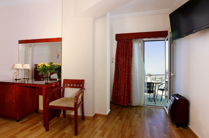 Imagen de los interiores del Hotel Attalos. Foto 15