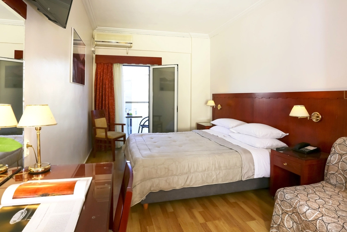 Imagen de la habitación del Hotel Attalos. Foto 10