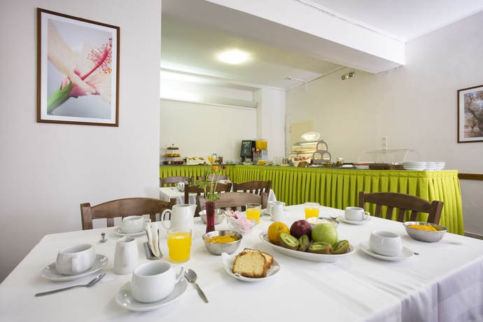 Imagen del bar/restaurante del Hotel Attalos. Foto 2