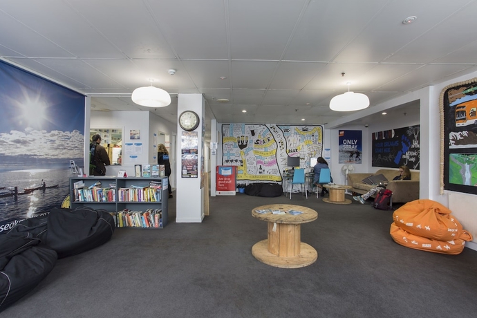 Imagen de los interiores del Hotel Attic Backpackers. Foto 17