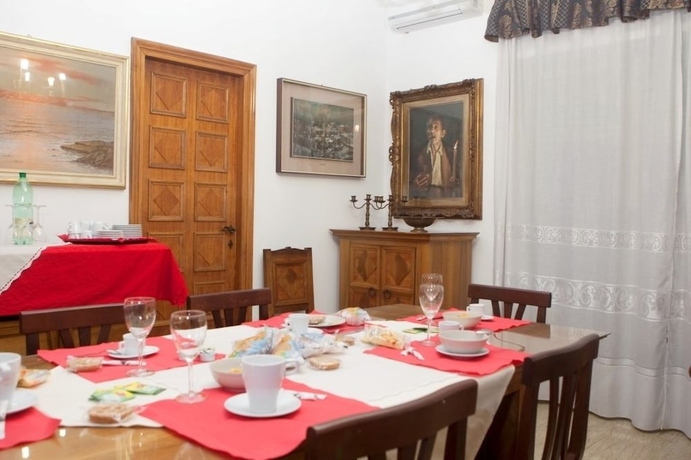 Imagen de los interiores del Hotel Attico Dei Pini. Foto 19