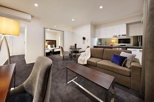 Imagen de la habitación del Hotel Attika. Foto 9