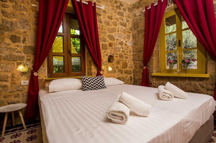 Imagen de la habitación del Hotel Attiki. Foto 15