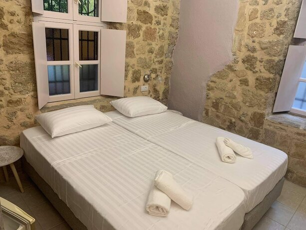 Imagen de la habitación del Hotel Attiki. Foto 16