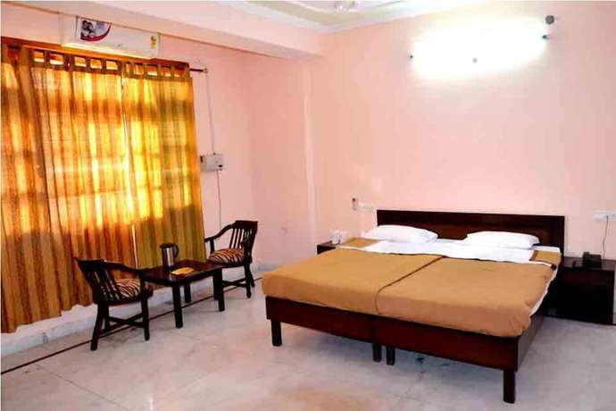 Imagen de los interiores del Hotel Atul Regency. Foto 9