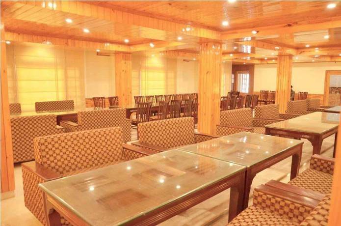 Imagen del bar/restaurante del Hotel Atul Regency. Foto 3