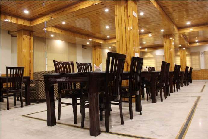 Imagen del bar/restaurante del Hotel Atul Regency. Foto 5