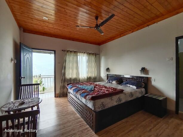 Imagen de la habitación del Hotel Atulya Neer. Foto 21