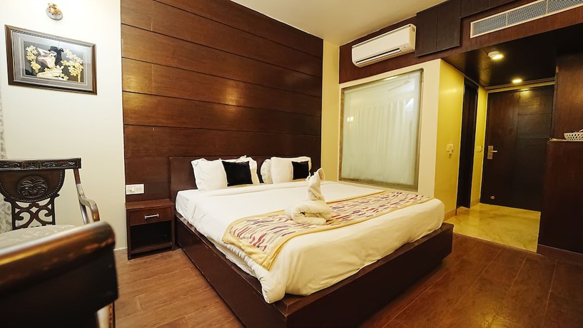 Imagen de la habitación del Hotel Atulyaa Taj. Foto 2