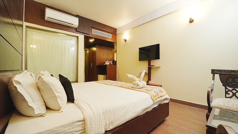 Imagen de la habitación del Hotel Atulyaa Taj. Foto 13