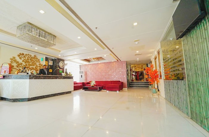 Imagen de los interiores del Hotel Atulyaa Taj. Foto 20