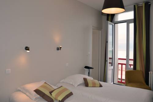 Imagen de la habitación del Hotel Au Bellevue. Foto 7