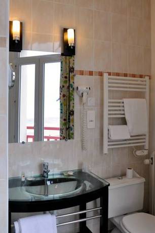 Imagen de la habitación del Hotel Au Bellevue. Foto 12