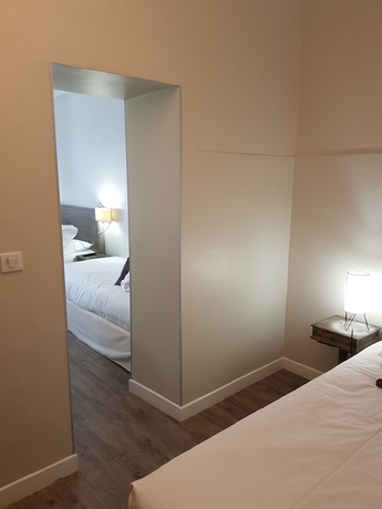 Imagen de la habitación del Hotel Au Bon Coin. Foto 12