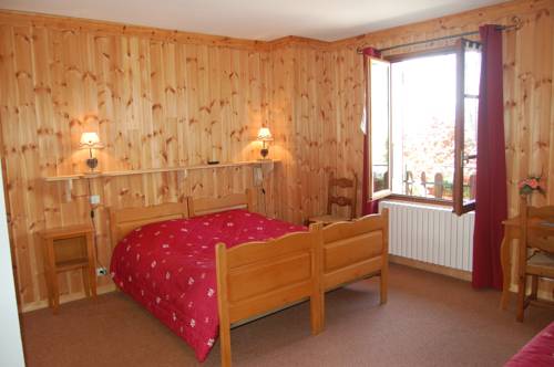 Imagen de la habitación del Hotel Au Bon Logis. Foto 4