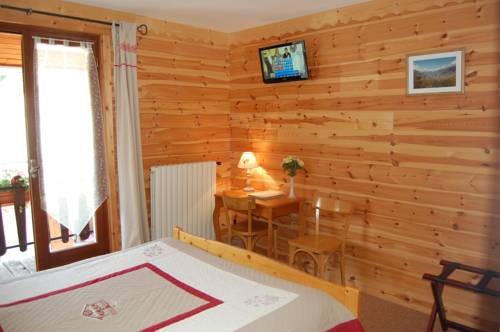 Imagen de la habitación del Hotel Au Bon Logis. Foto 8