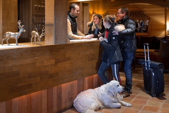 Imagen de los interiores del Hotel Au Chamois D'or. Foto 16